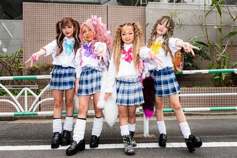 ギャル .